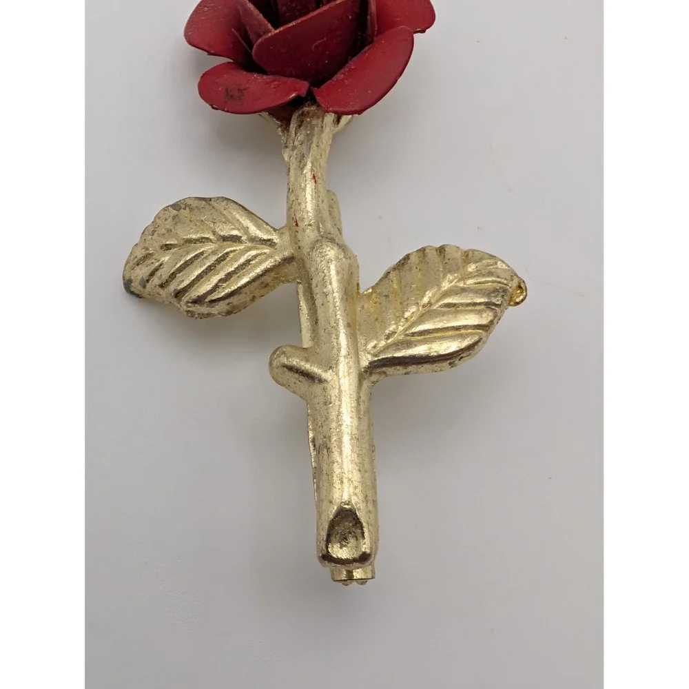 Vintage Gold Tone Long Stem Red Rose Brooch Pin Figural‎ Flower Unsigned